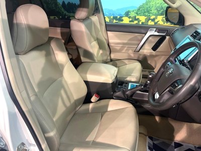 TOYOTA LAND CRUISER PRADO - 8