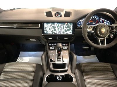 PORSCHE CAYENNE - 8