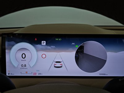 2025 Genesis G80 (RG3) thumbnail 11