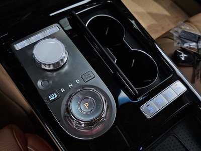 2025 Genesis G80 (RG3) thumbnail 12