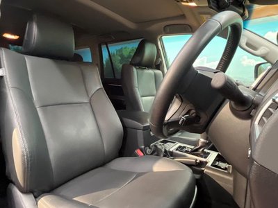 TOYOTA LAND CRUISER PRADO - 8