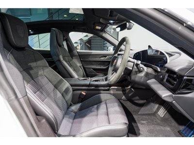 صورة 3 لـ 2026 Porsche TAYCAN