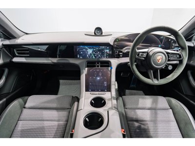 صورة 7 لـ 2026 Porsche TAYCAN