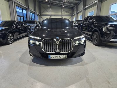 2025 BMW 7 SERIES photo 1