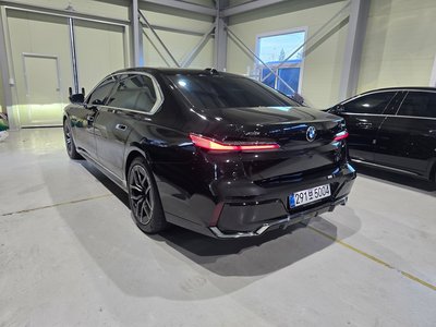 2025 BMW 7 SERIES photo 4