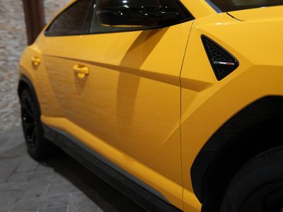 LAMBORGHINI URUS - 8