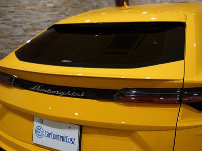 LAMBORGHINI URUS - 10