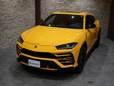 LAMBORGHINI URUS - 2