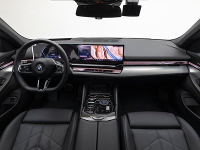 2025 BMW 5 SERIES — фото 4