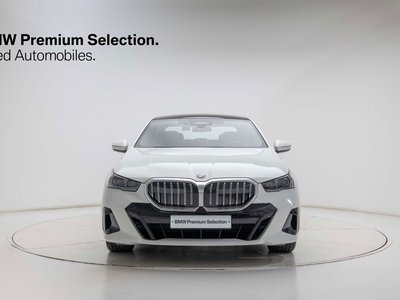 2025 BMW 5 SERIES — фото 2