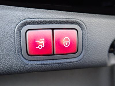 MERCEDES-BENZ E-CLASS - 5