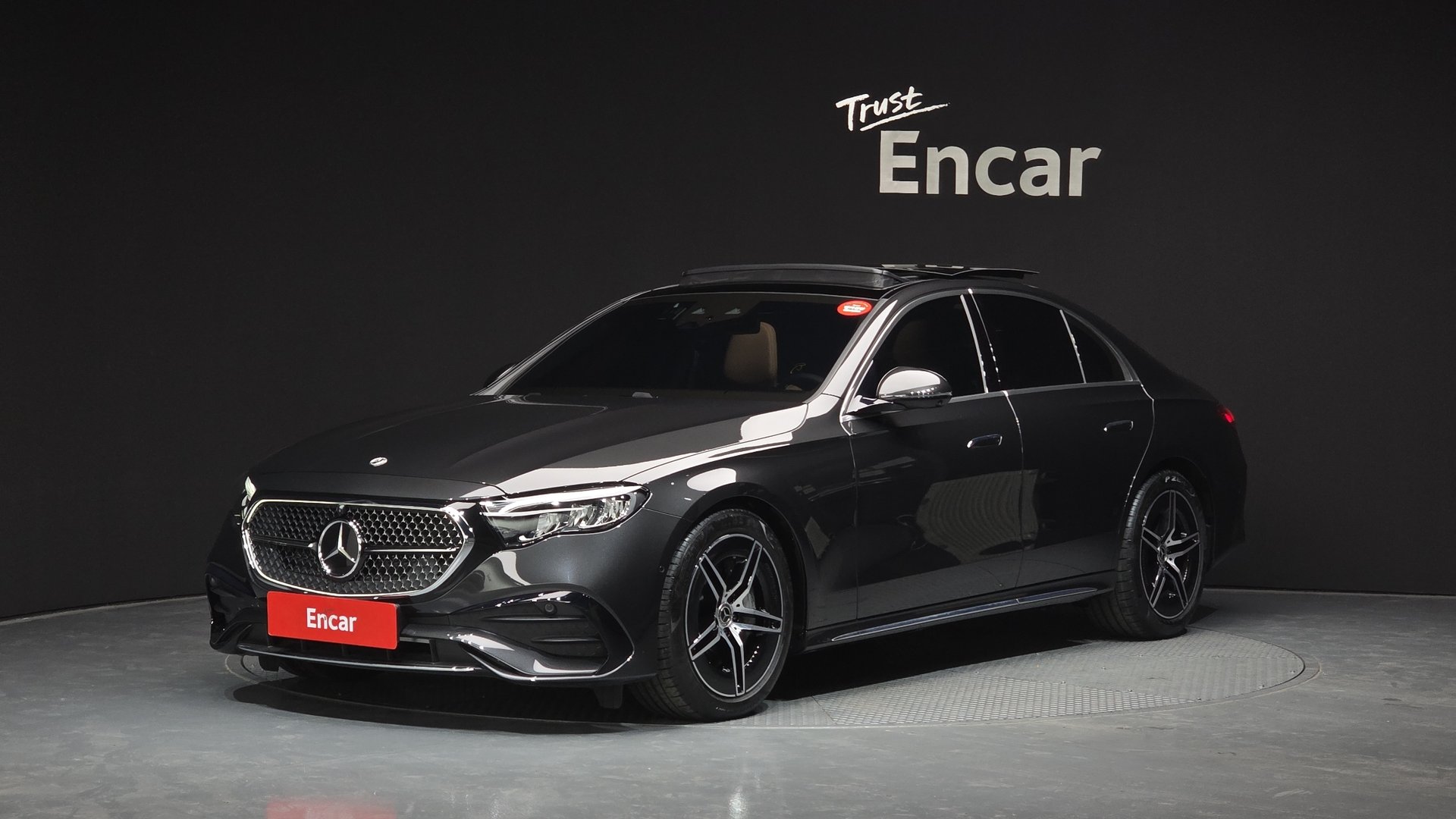 MERCEDES-BENZ E-CLASS - View 1