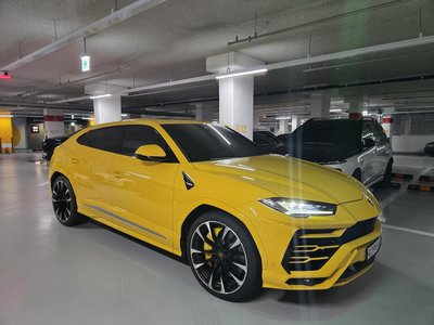 LAMBORGHINI URUS - 6