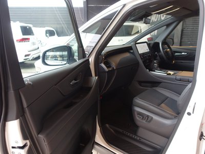 2025 Toyota ALPHARD thumbnail 39