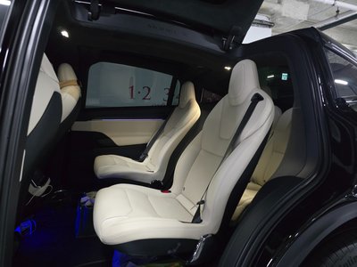 2026 Tesla MODEL X — фото 10