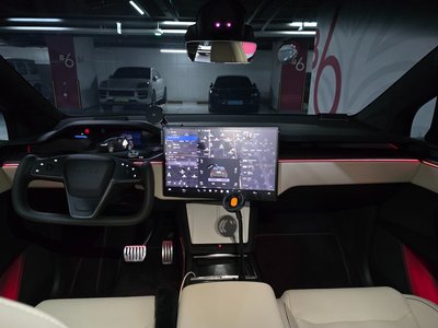 2026 Tesla MODEL X — миниатюра 18