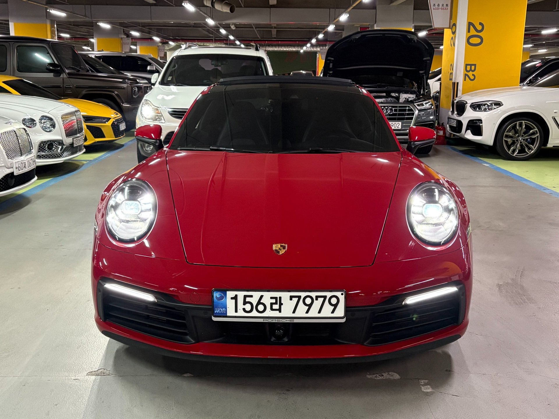 PORSCHE 911 - View 1