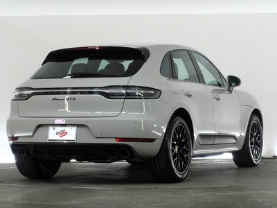 PORSCHE MACAN - 8