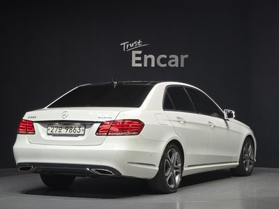 MERCEDES-BENZ E-CLASS - 4