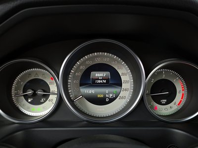 MERCEDES-BENZ E-CLASS - 8