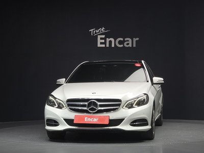 MERCEDES-BENZ E-CLASS - 2
