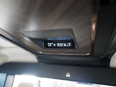 2024 Lexus LM — фото 11