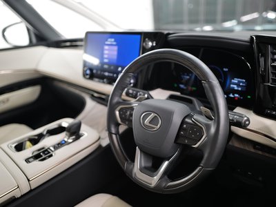 صورة 6 لـ 2024 Lexus LM