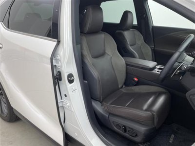 صورة مصغرة 17 لـ 2023 Lexus RX