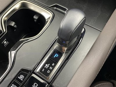 صورة 10 لـ 2023 Lexus RX