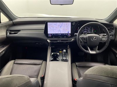 صورة 2 لـ 2023 Lexus RX