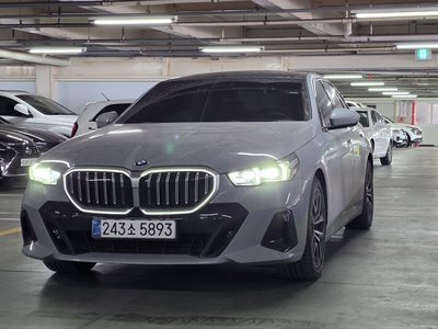 BMW 5 SERIES - 2
