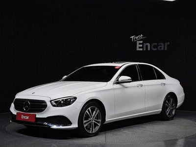 MERCEDES-BENZ E-CLASS - 1