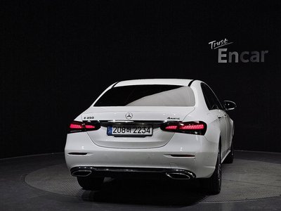 MERCEDES-BENZ E-CLASS - 3