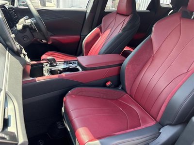 صورة مصغرة 35 لـ 2024 Lexus RX