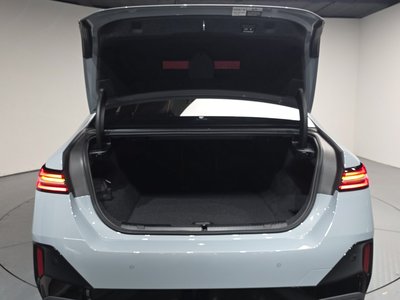 2025 BMW I5 — миниатюра 30