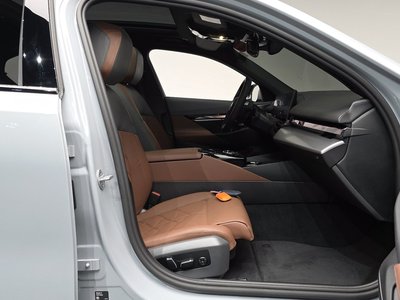 2025 BMW I5 — миниатюра 16