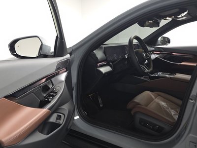 2025 BMW I5 — миниатюра 13