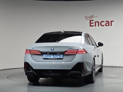 2025 BMW I5 — фото 4