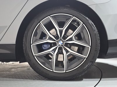 2025 BMW I5 — фото 8