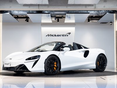 MCLAREN ARTURA SPIDER - 1