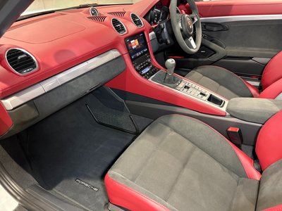 2021 Porsche 718 SPYDER — миниатюра 23