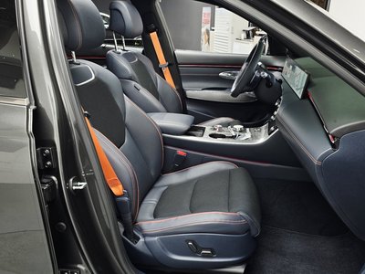 صورة مصغرة 16 لـ 2024 Genesis GV70