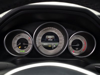 MERCEDES-BENZ E-CLASS - 8