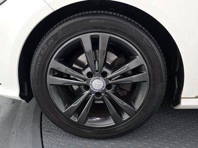 MERCEDES-BENZ E-CLASS - 6