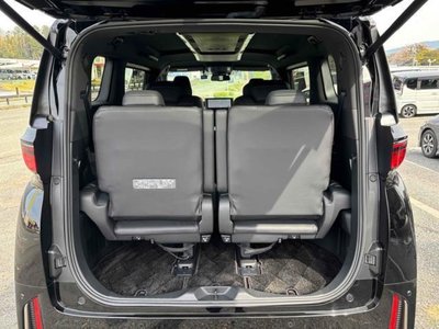 TOYOTA VELLFIRE - 10
