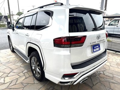 صورة 8 لـ 2024 Toyota LAND CRUISER 300