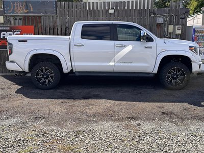TOYOTA TUNDRA - 8
