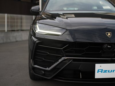 2020 Lamborghini URUS photo 2