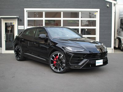 LAMBORGHINI URUS - 1