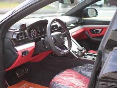 2020 Lamborghini URUS photo 8